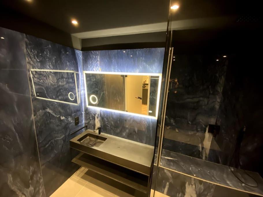 Design Apartment In The Centre Of Vienna Esterno foto